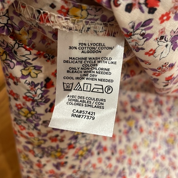 Ann Taylor Floral Ditsy sleeveless ruffle top - Picture 10 of 12